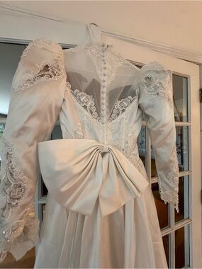Vintage Wedding Dress with Lace Appliqué
